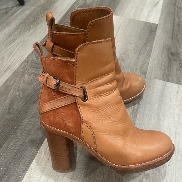 Acne Studios Cypress Con Ankle Boots in Brown Leather 
Size 40 - Picture 1 of 7